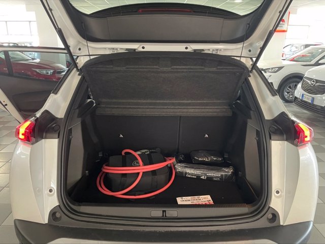 PEUGEOT E-2008 gt pack 100kw