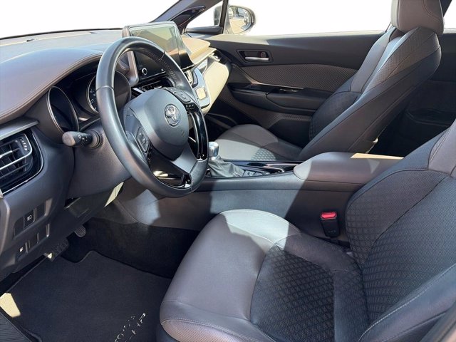 TOYOTA C-hr 1.8h lounge e-cvt