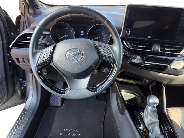 TOYOTA C-hr 1.8h lounge e-cvt