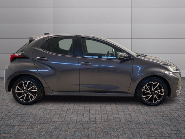 TOYOTA Yaris 1.5h trend