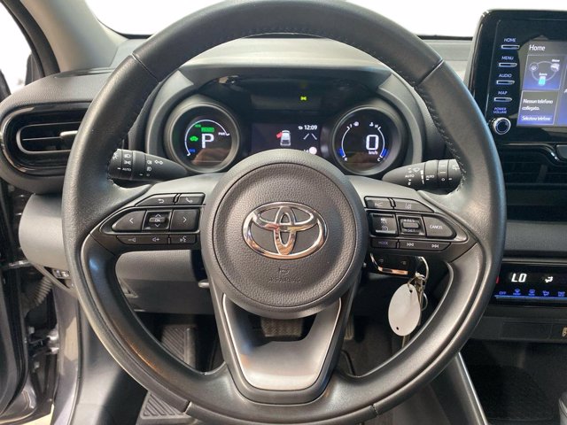 TOYOTA Yaris 1.5h trend