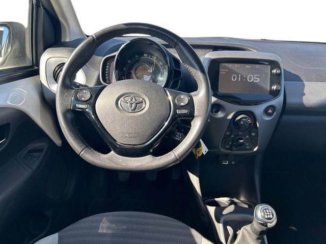 TOYOTA Aygo 5p 1.0 x-business 72cv