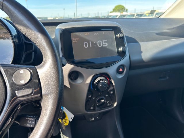 TOYOTA Aygo 5p 1.0 x-business 72cv