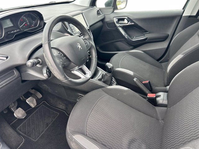PEUGEOT 208 5p 1.2 puretech Active 82cv