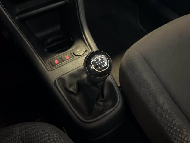 VOLKSWAGEN 1.0 5p. move up!