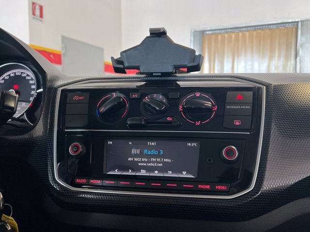 VOLKSWAGEN 1.0 5p. move up!