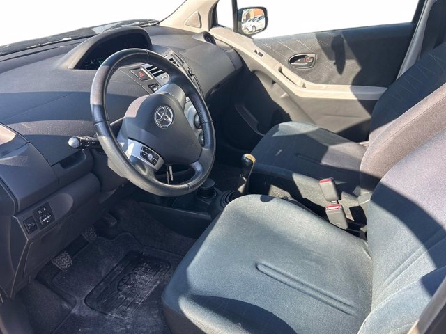 TOYOTA Yaris 5p 1.0 sol