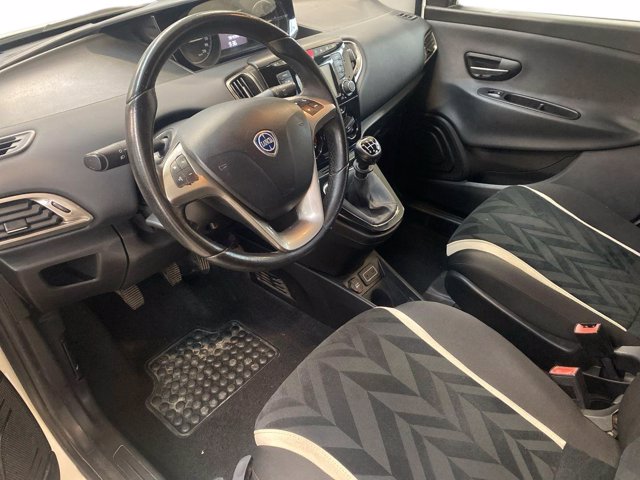 LANCIA Ypsilon 1.2 69 CV 5 porte GPL Ecochic Gold