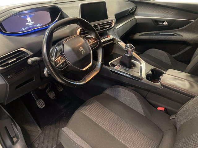 PEUGEOT 3008 BlueHDi 130 S&S Allure
