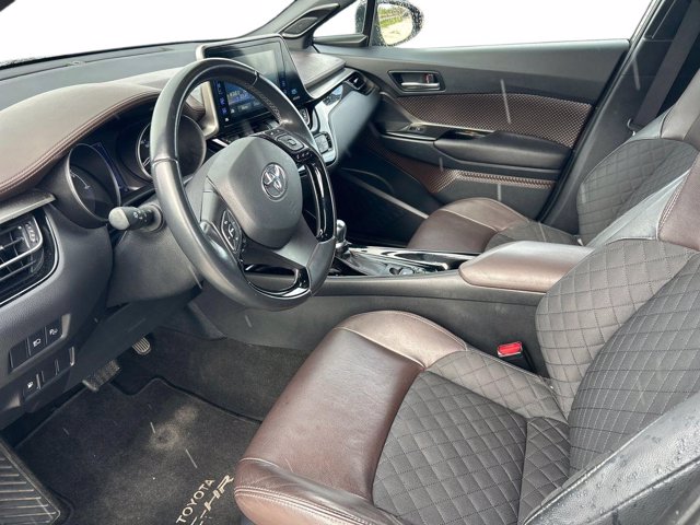 TOYOTA C-hr 1.8h lounge 2wd e-cvt