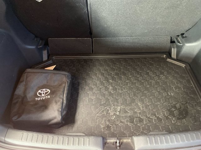 TOYOTA Yaris 1.5h style