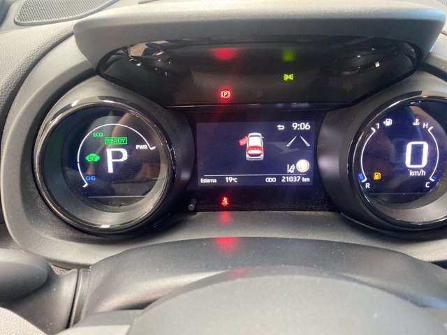 TOYOTA Yaris 1.5h style