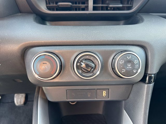 TOYOTA Yaris 1.0 5 porte Active