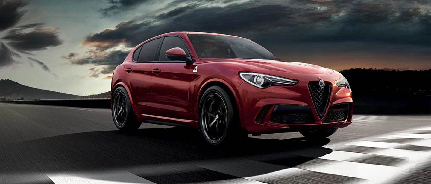 Alfa Romeo Stelvio Quadrifoglio Slide